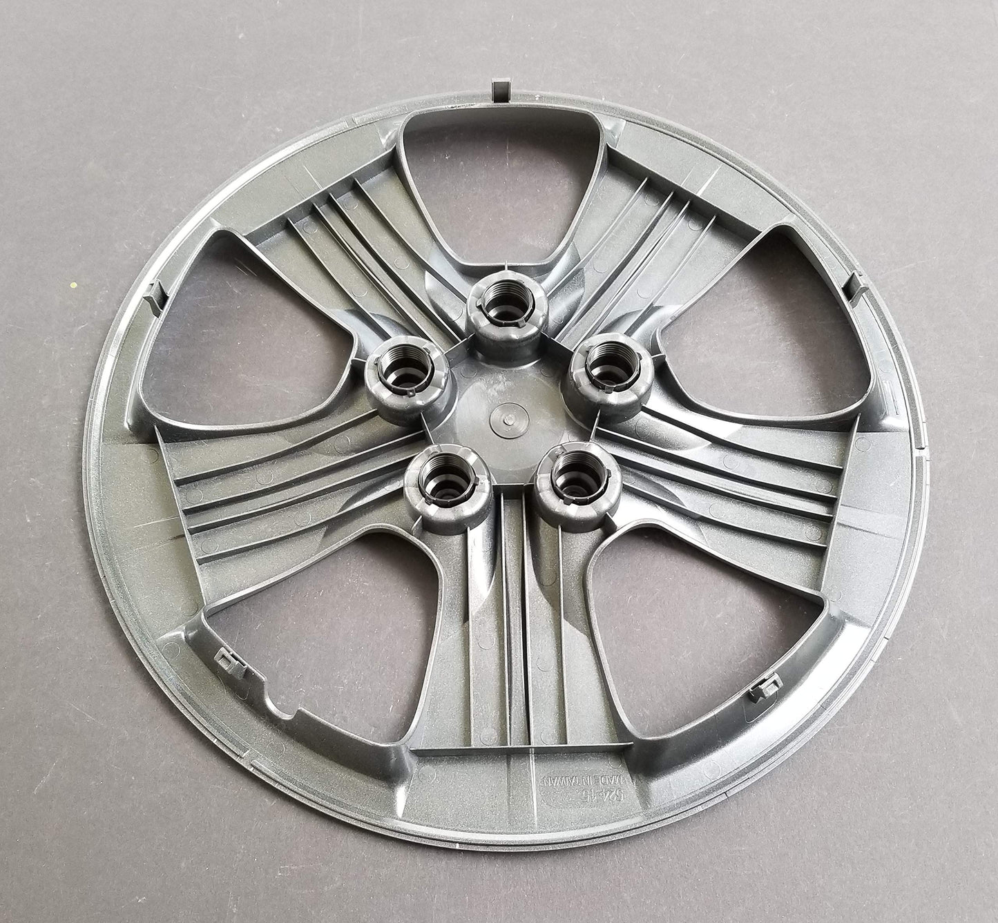 New Wheel Covers Hubcaps Fits 2016-2018 Chevrolet Cruze; 15 Inch; 5 Spoke; Silver Color; Plastic; Set of 4
