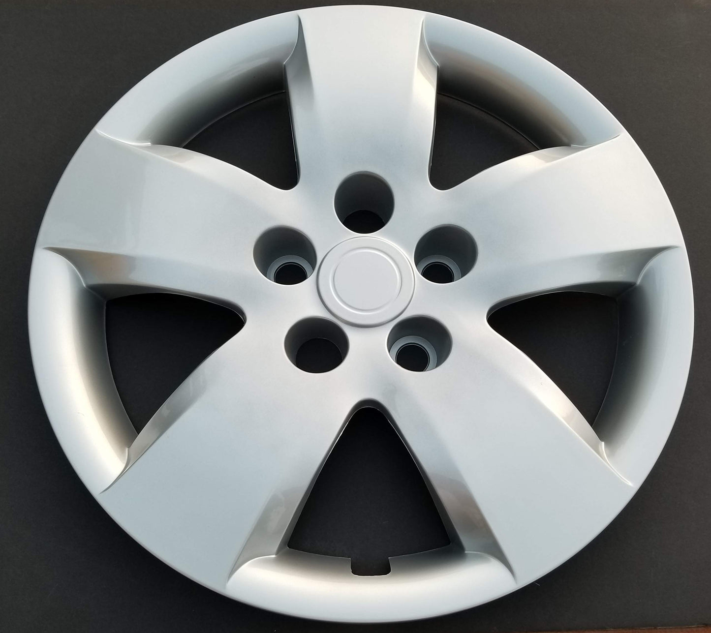 New Wheel Covers Replacements Fits 2007-2008 Nissan Altima; 16 Inch; 5 Spoke; Silver Color; Plastic; Set of 4; Bolt On