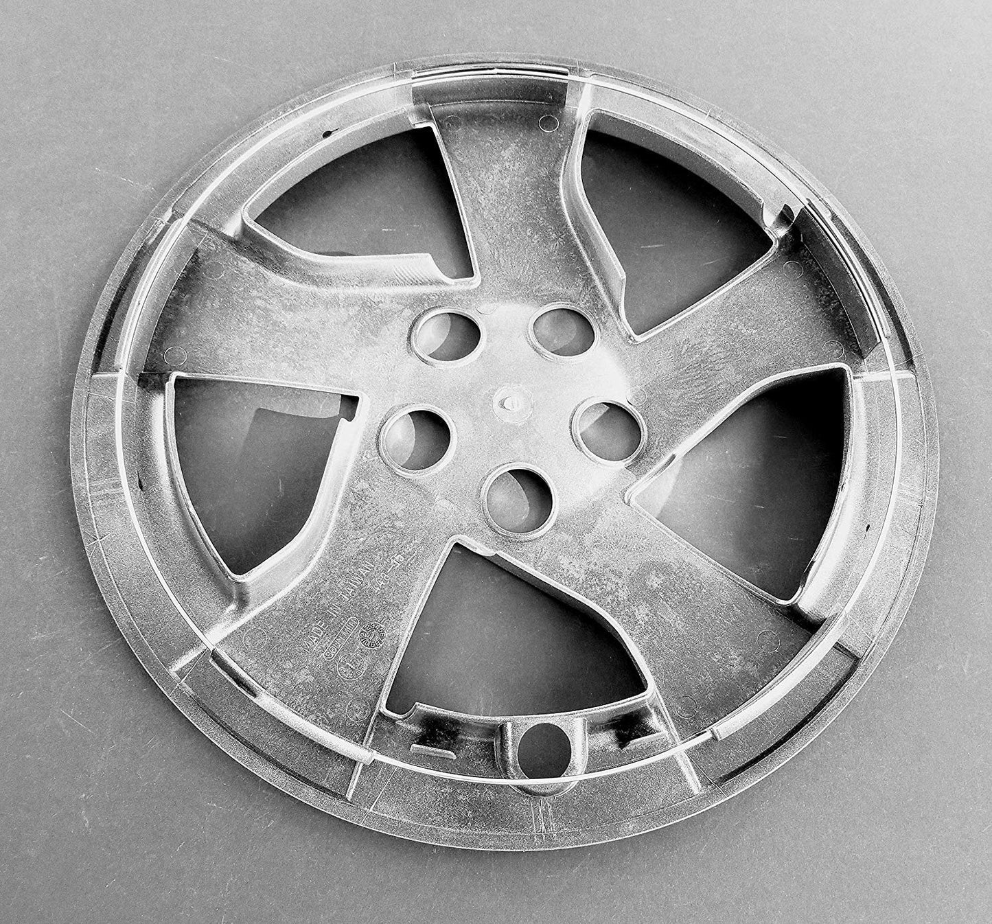 15" Set of 4 Replacement Replica Wheel Covers Hubcaps for 2010–2014 Toyota Prius – 5 Directional Spoke – Silver Painted ABS – Snap-On – Hollander 61156 – Part # 44815S