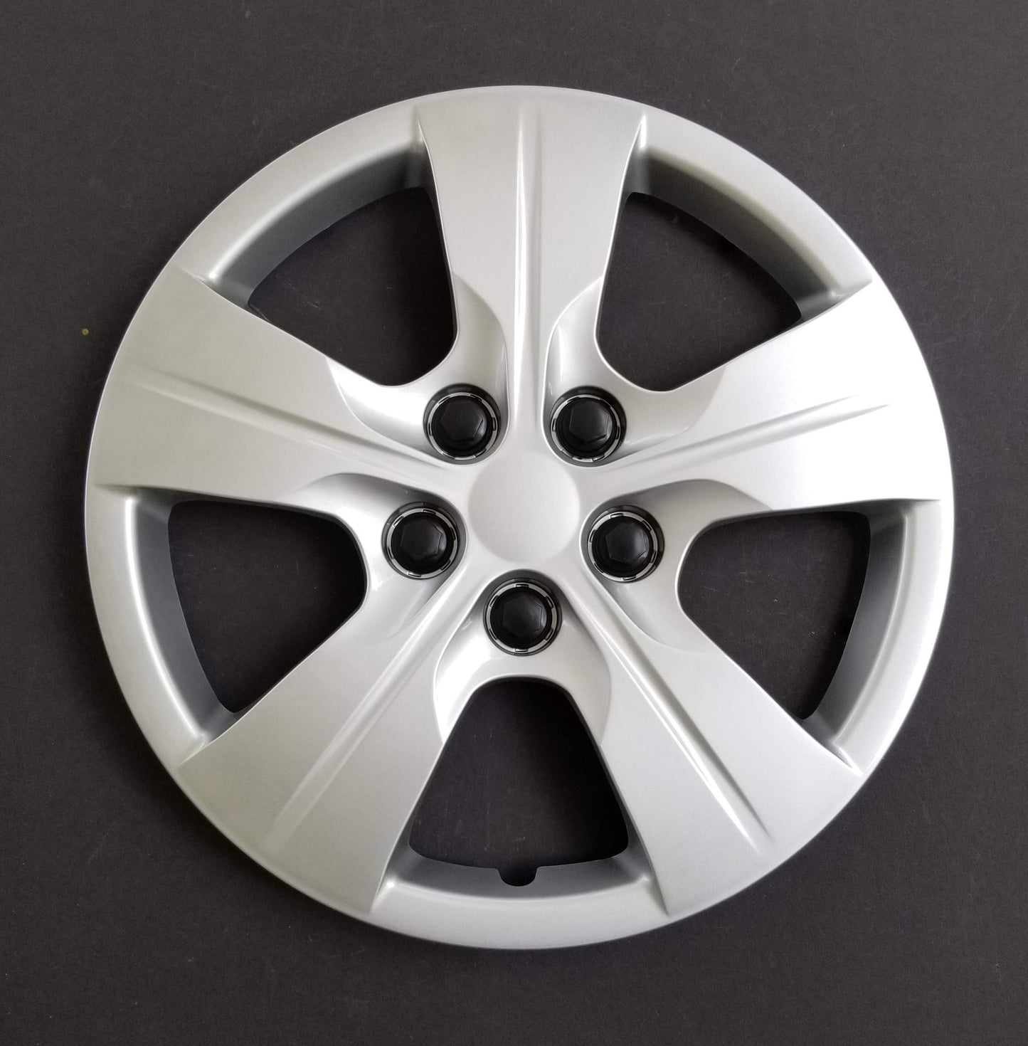 New Wheel Covers Hubcaps Fits 2016-2018 Chevrolet Cruze; 15 Inch; 5 Spoke; Silver Color; Plastic; Set of 4
