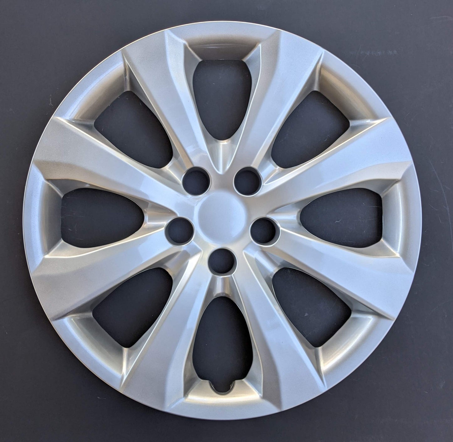 New Wheel Cover Hubcap Fits 2020-2022 Toyota Corolla; 16 Inch; Eight Spoke; Painted Silver; ABS Plastic; Spring Steel Clip (1-Piece)